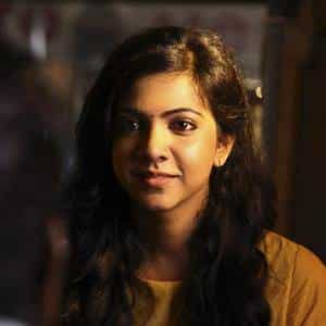 Akkam Pakkam Paar Lyrics: Mano & Santhosh Narayanan | Kadhalumkadandhu Pogum