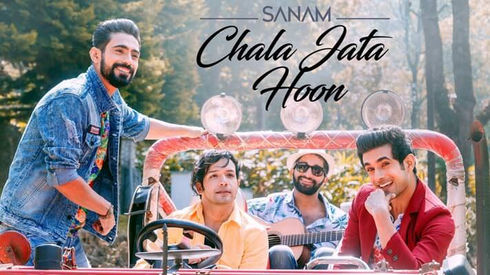 Chala Jata Hoon Kisi Ki Dhun Mein Lyrics | Meaning