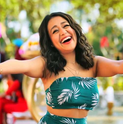 neha kakkar puchda hi nahin lyrics meaning in english hindi