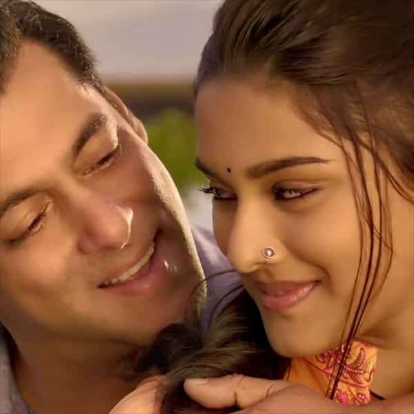 awara lyrics dabangg 3 translation
