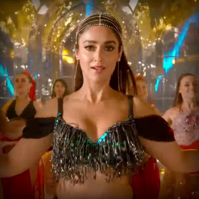 walla walla lyrics translation pagalpanti