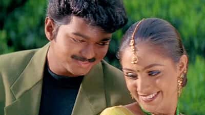 Thoda Thodu Enavae Vanavil Lyrics | Translation | Thulladha Manamum Thullum