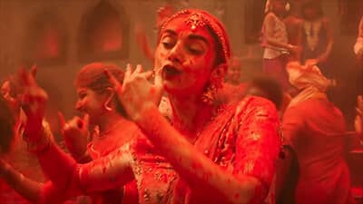 Saarattu Vandiyila Lyrics Translation | Kaatru Veliyidai (Movie)