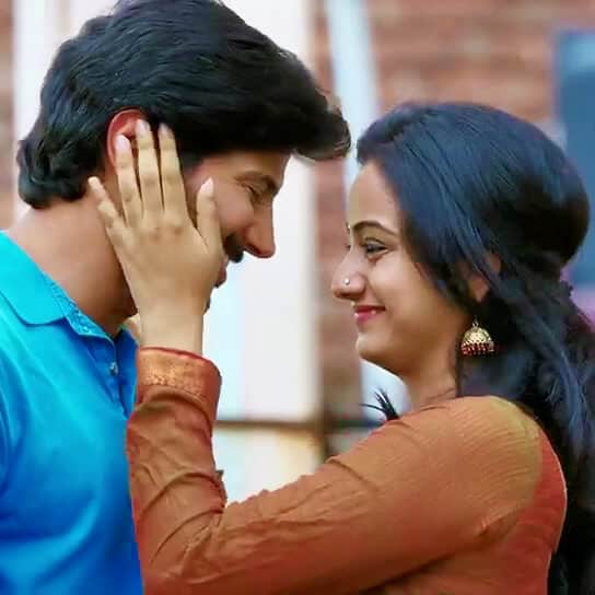 mazhanila kulirumayi lyrics English