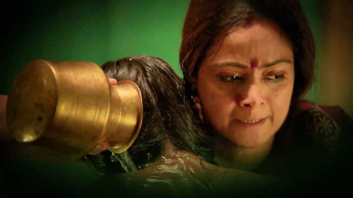 Kanne Naan Un Kannadi Lyrics Translation – Paava Kadhaigal