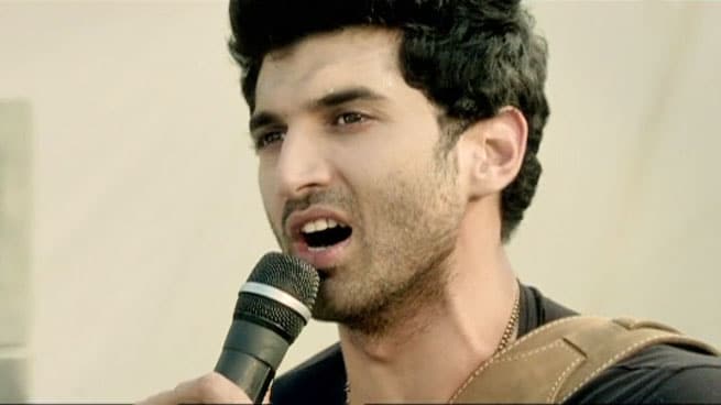sun-raha-hai-na-tu-ro-rahi-hun-main-lyrics-English-ankit