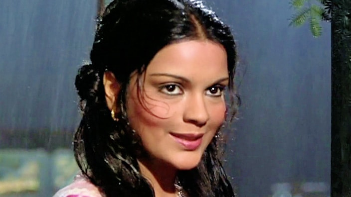 Bheegi Bheegi Raaton Mein Lyrics Translation – Ajanabee (1974 Film)