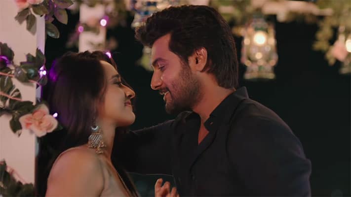 Baguntundhi Nuvvu Navvithe Lyrics Translation — Atithi Devo Bhava