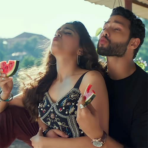 Luv-Ju-arijit-singh--Bunty-Aur-Babli-2-lyrics-English-love-you