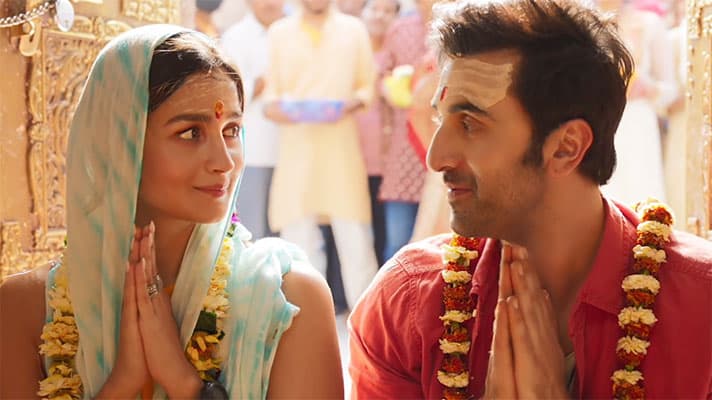 Kesariya Tera Ishq Hai Piya Lyrics Translation — Brahmastra | Arijit Singh
