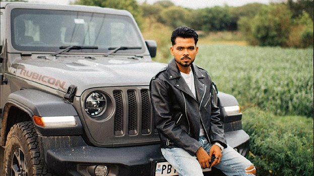 Arjan Dhillon » Big Flex Lyrics English Translation | Darr Kise Saale Da Ni Billo